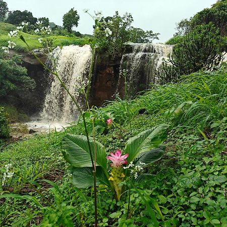 Willa Shinde'S Tikona Valley Farm Pune Zewnętrze zdjęcie