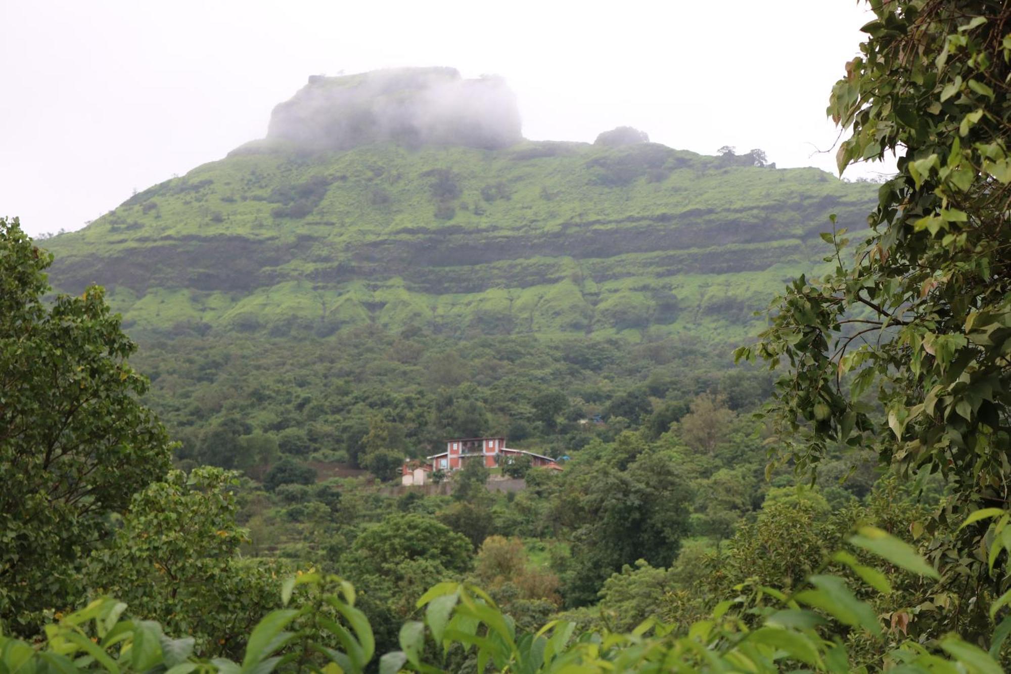Willa Shinde'S Tikona Valley Farm Pune Zewnętrze zdjęcie