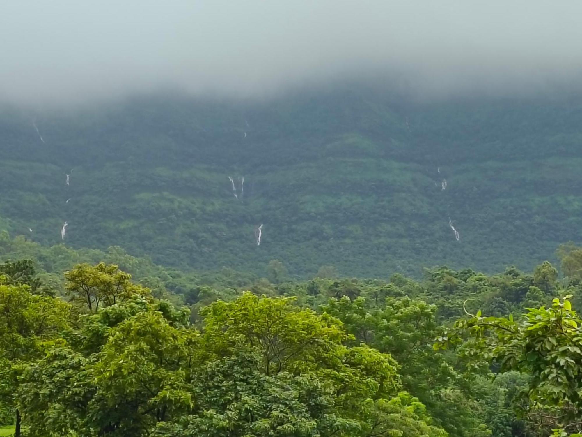 Willa Shinde'S Tikona Valley Farm Pune Zewnętrze zdjęcie